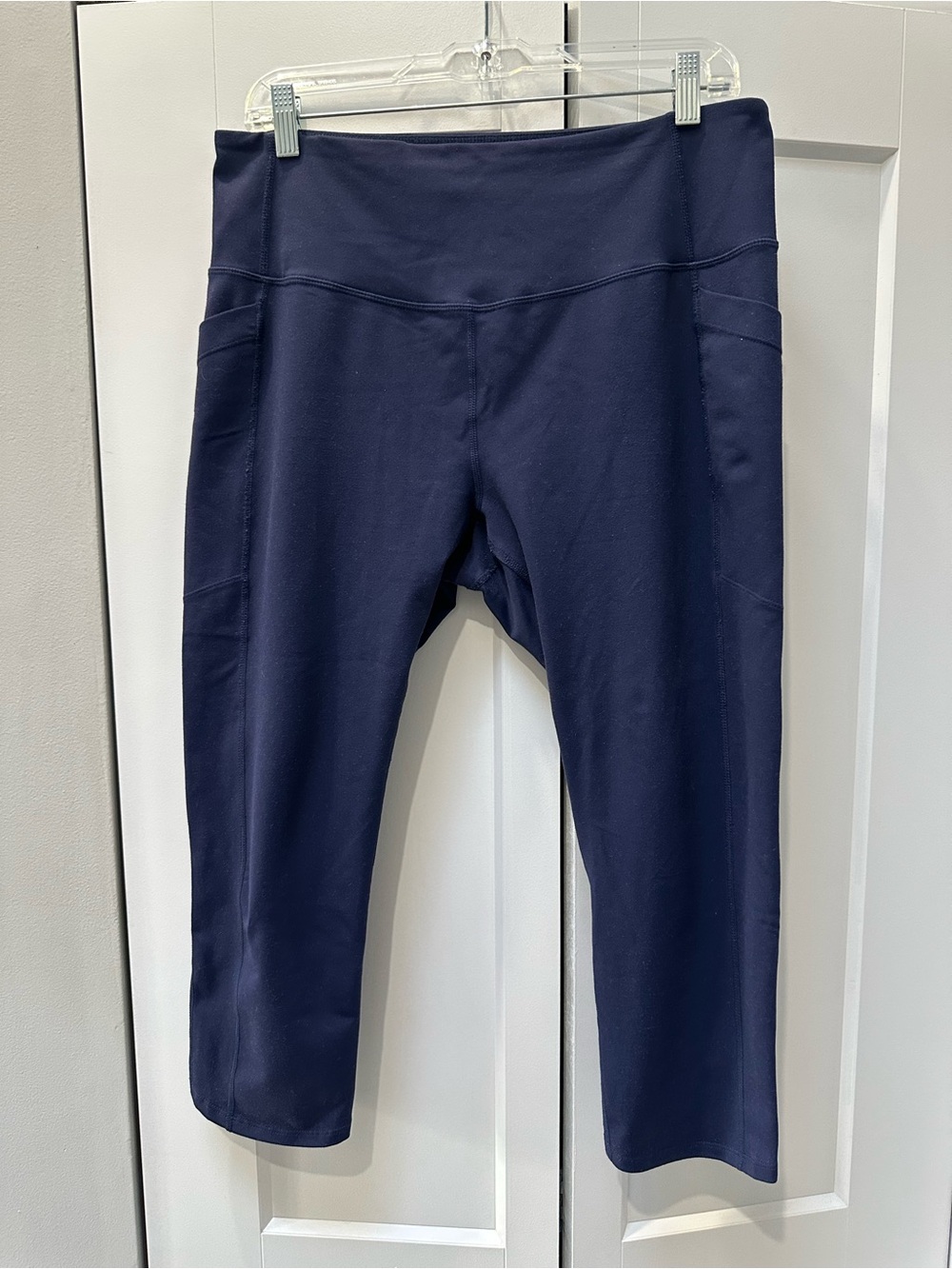 Zella Navy Cropped Performance Leggings